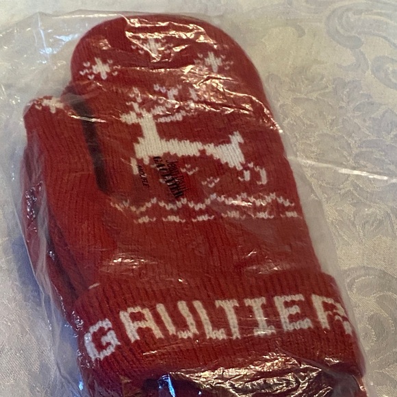 Jean Paul Gaultier Red Knit Mittens and Scarf Set new comes in packaging no tags - Picture 5 of 8